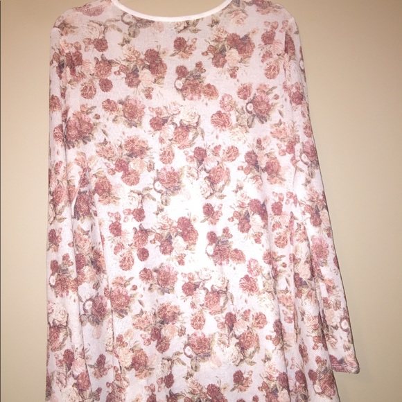 🍁🛍Mason + Mackenzie Long Sleeve Floral Knit Top - Picture 3 of 3